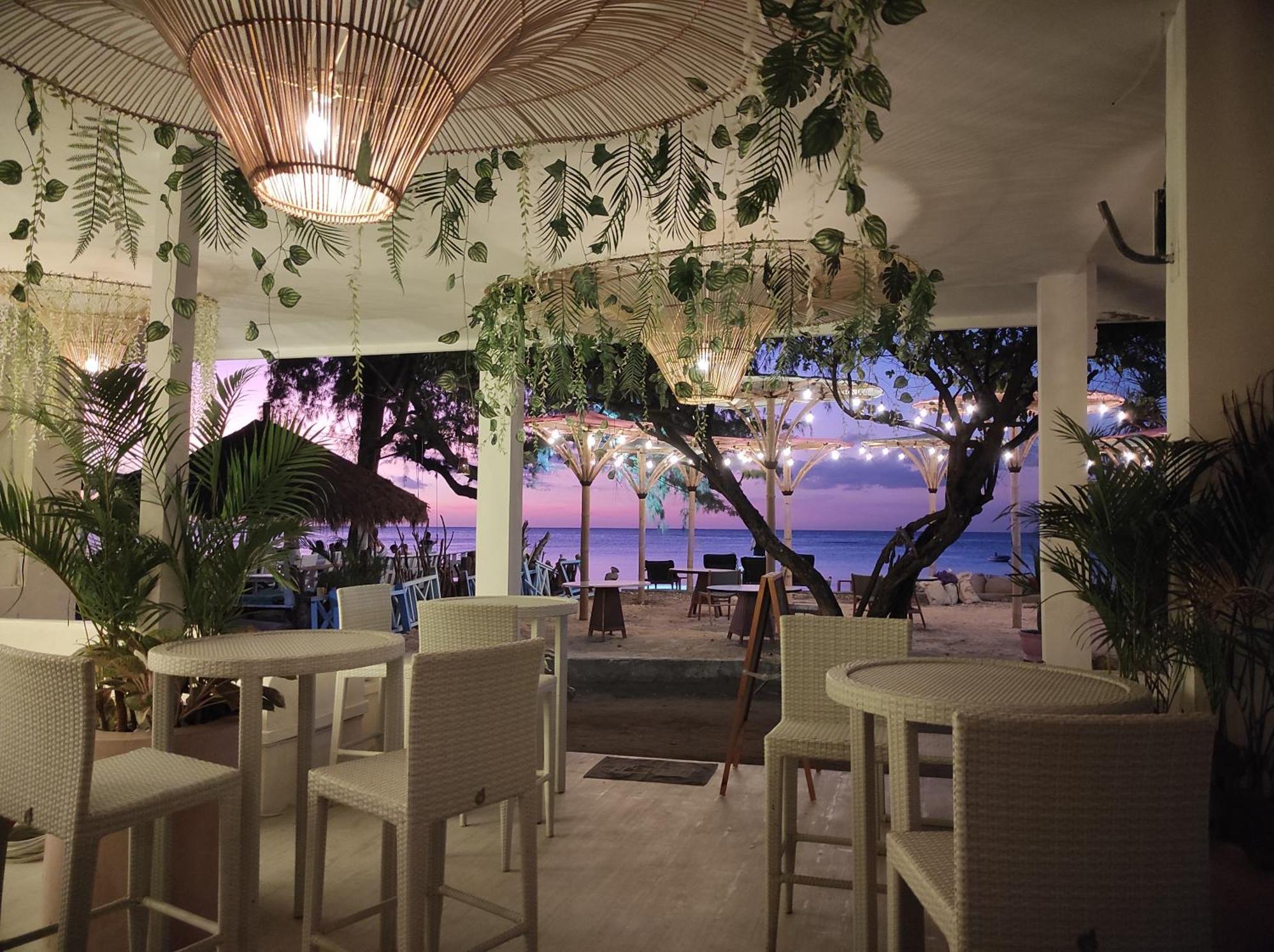 Playa Bonita Hotel & Beach Club Gili Air Bagian luar foto